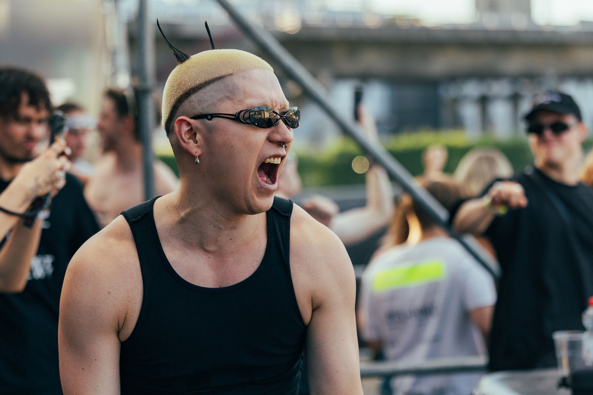 Loading... just a sec